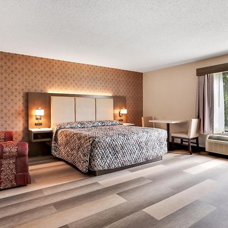 Horizon Inn Avenel Екстериор снимка