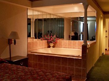 Horizon Inn Avenel Екстериор снимка